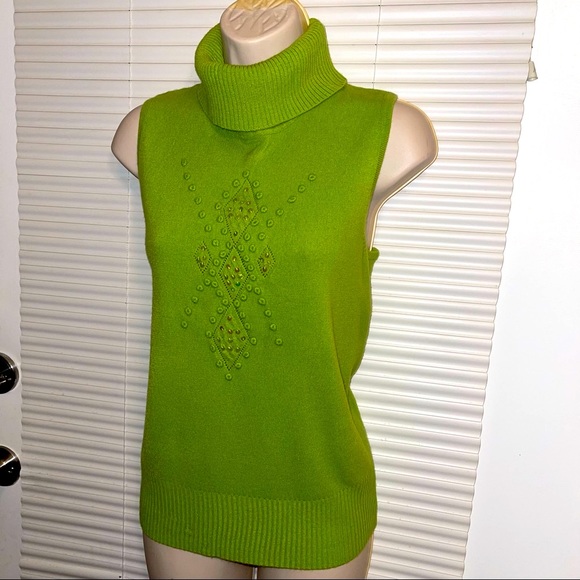 R•Q•T Turtle Neck Sweater - Picture 2 of 7